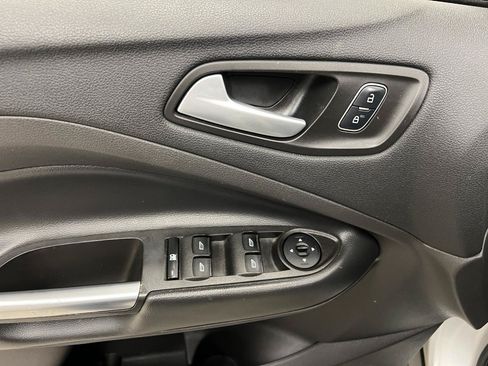Used 2017 Ford Escape SE AWD/4WD image 29
