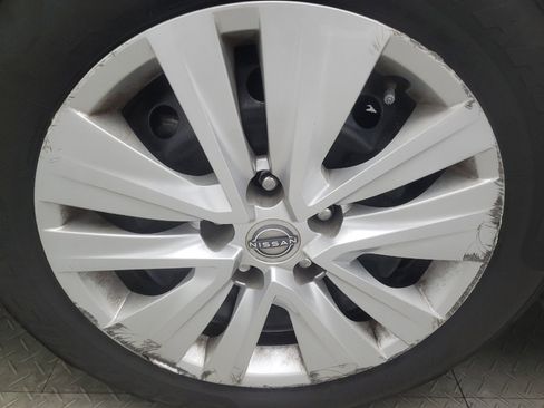 Used 2024 Nissan Sentra S FWD image 31