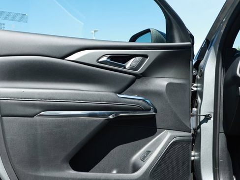 Used 2024 Chevrolet Traverse LT FWD image 20