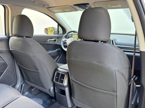 Used 2023 Kia Sportage LX FWD image 30