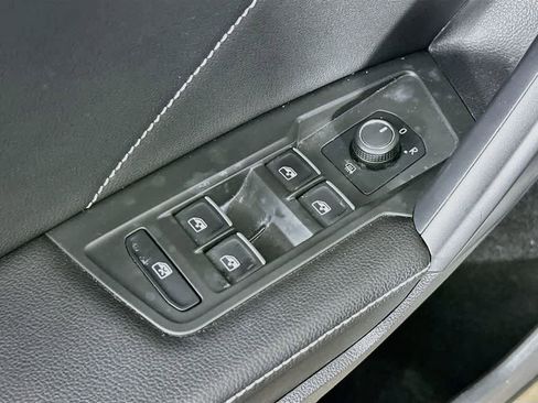 Used 2023 Volkswagen Tiguan SE R-Line AWD/4WD image 28