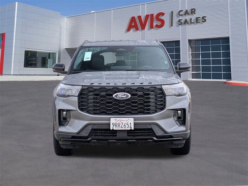 Used 2025 Ford Explorer ST-Line w/ ST-Line Street Pack image 2