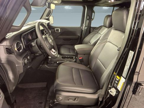 New 2026 Jeep Wrangler Unlimited Sahara AWD/4WD image 5