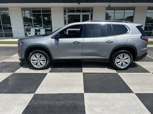 Used 2026 GMC Acadia Elevation w/ Elevation Premium Package FWD image 1