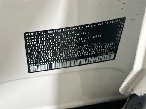 Used 2023 Volkswagen Tiguan SE image 31