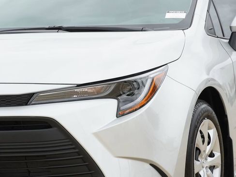 Used 2026 Toyota Corolla LE image 5