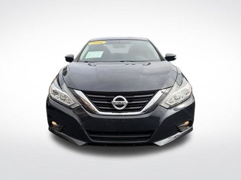 Used 2016 Nissan Altima 2.5 SL w/ 2.5 Technology Package FWD image 10