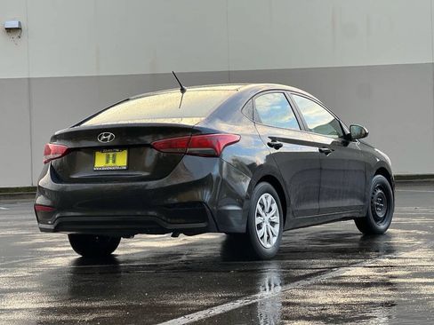 Used 2021 Hyundai Accent SE FWD image 5
