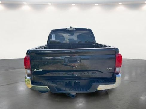 Used 2020 Toyota Tacoma SR5 AWD/4WD image 18