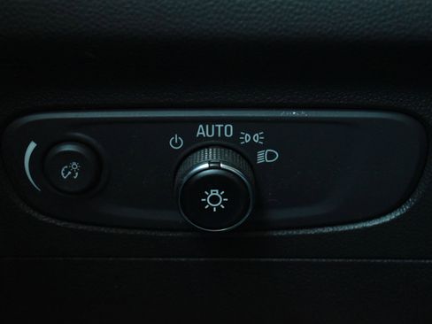 Used 2022 Buick Envision Preferred FWD image 17