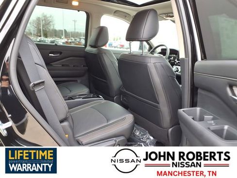 New 2026 Nissan Pathfinder SL image 18