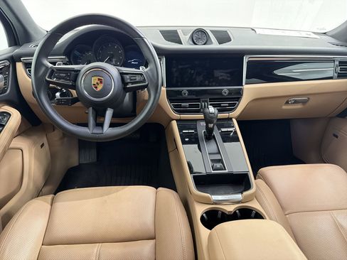 Used 2022 Porsche Macan AWD/4WD image 25