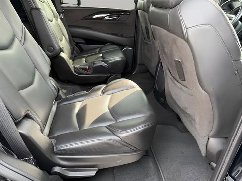 Used 2018 Cadillac Escalade Platinum image 41