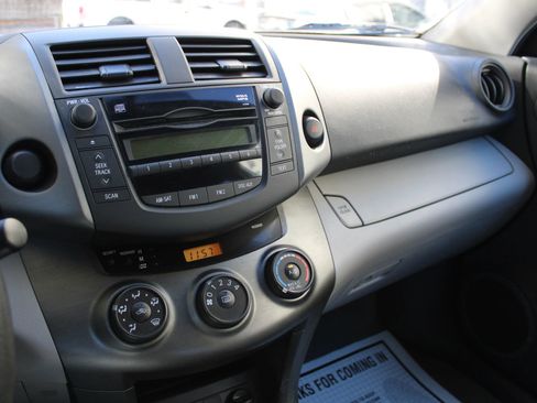 Used 2009 Toyota RAV4 2WD image 14