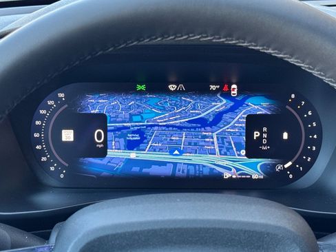 Certified 2023 Volvo XC40 B5 Plus w/ Driver Assist Package AWD/4WD image 28