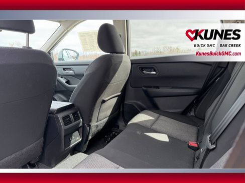 Used 2025 Nissan Rogue SV image 7