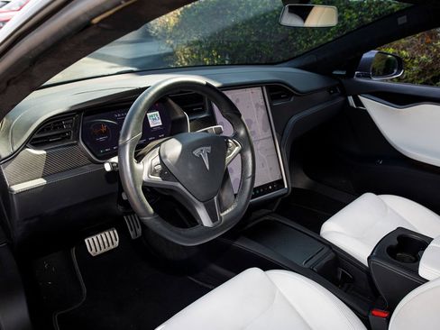 Used 2020 Tesla Model S Performance image 22