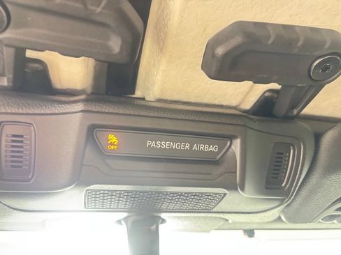 Used 2024 Jeep Wrangler Unlimited Sport AWD/4WD image 25