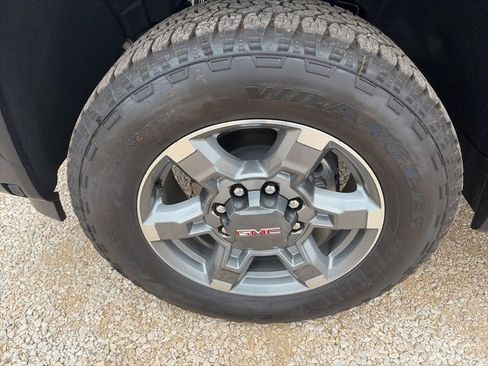 New 2026 GMC Sierra 2500 SLT w/ SLT Premium Package image 10