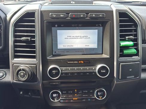 Used 2018 Ford Expedition Platinum image 17