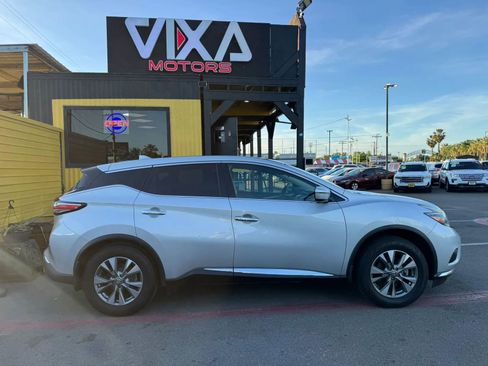 Used 2018 Nissan Murano S image 3