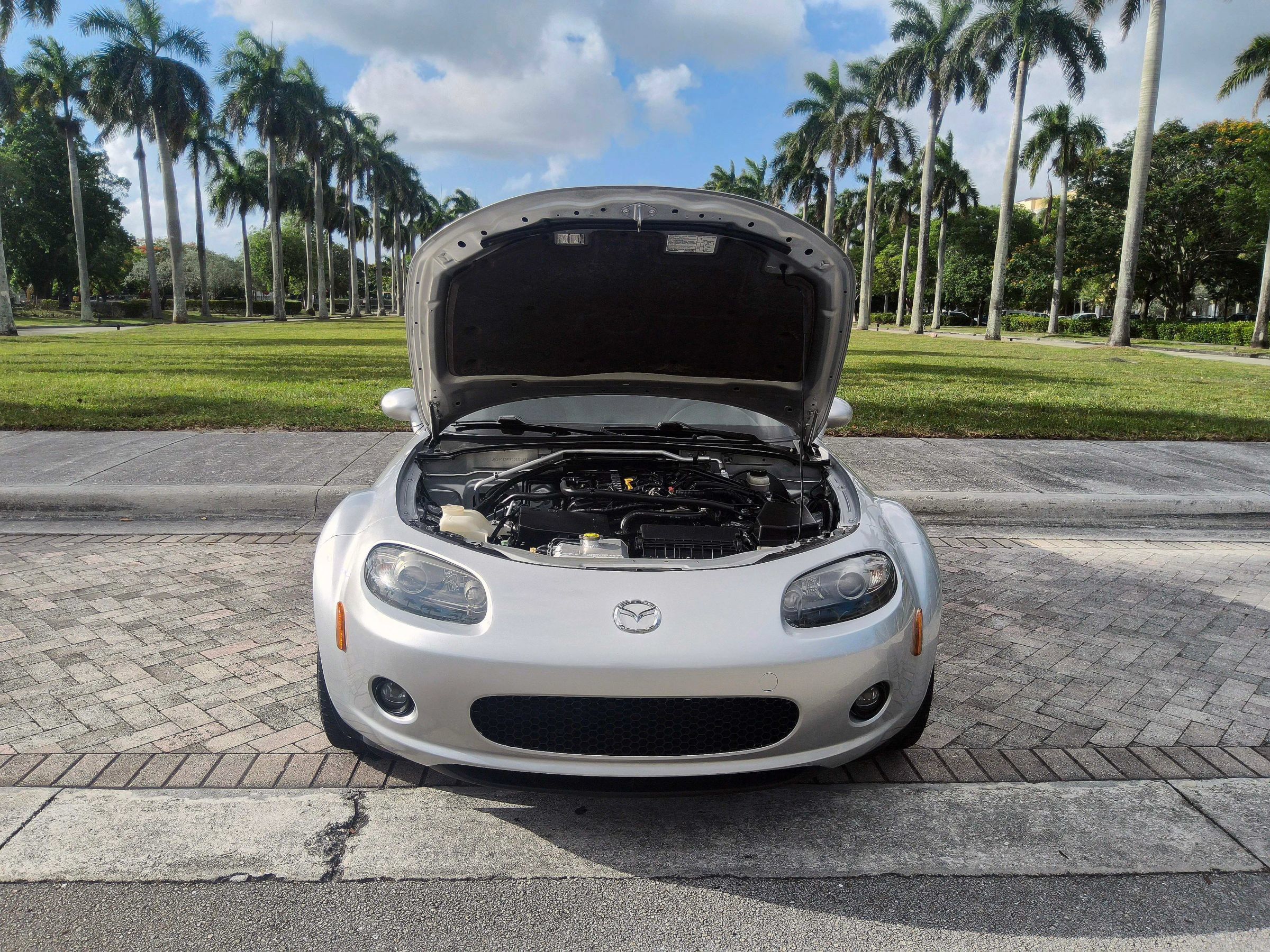 Used 2006 MAZDA MX-5 Miata Grand Touring RWD image 42