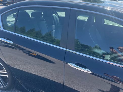 Used 2016 Honda Accord Sport image 21
