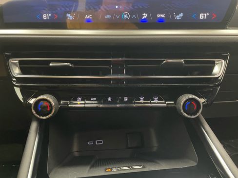 New 2026 Chevrolet Traverse LT w/ Midnight/Sport Edition AWD/4WD image 6