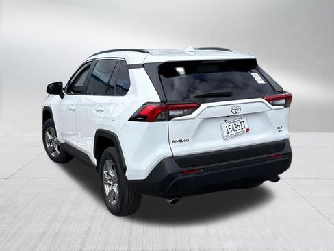 Used 2022 Toyota RAV4 XLE w/ Convenience Package AWD/4WD image 8