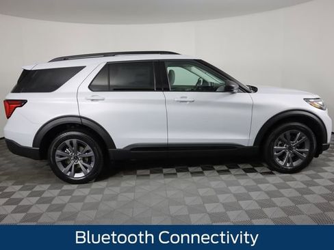 New 2026 Ford Explorer Active w/ Active Comfort Package image 2