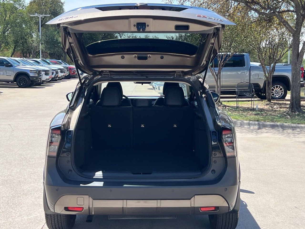 Used 2025 Nissan Kicks SR AWD/4WD image 24
