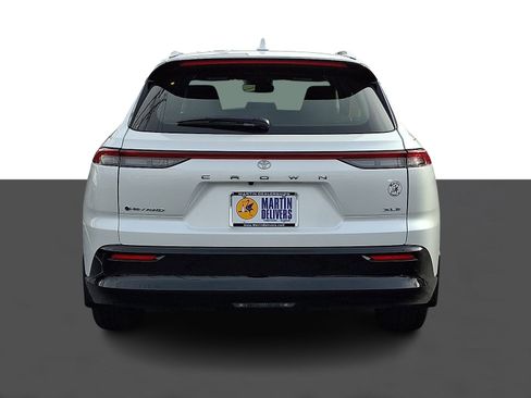 Used 2025 Toyota Crown Signia image 5