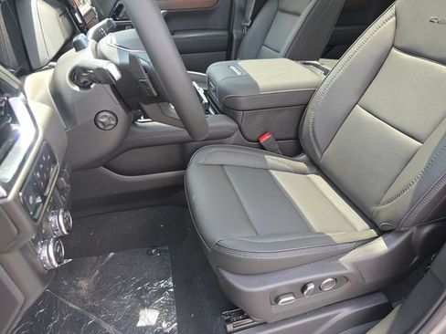 New 2026 GMC Yukon Denali w/ Denali Reserve Package AWD/4WD image 24