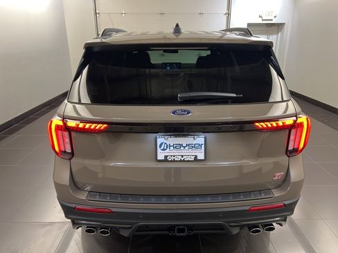 New 2026 Ford Explorer ST w/ Sun And Sound Package image 5