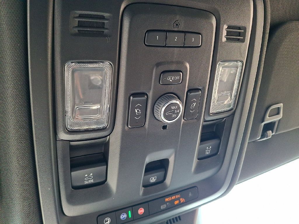 Used 2024 Cadillac Escalade Premium Luxury w/ Performance Package AWD/4WD image 26