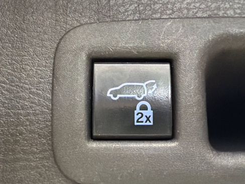 Used 2022 Toyota Sienna XLE FWD image 19