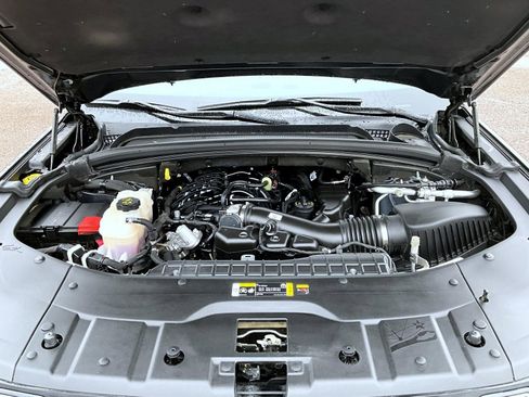 Used 2024 Jeep Grand Cherokee Limited w/ Luxury Tech Group II image 24