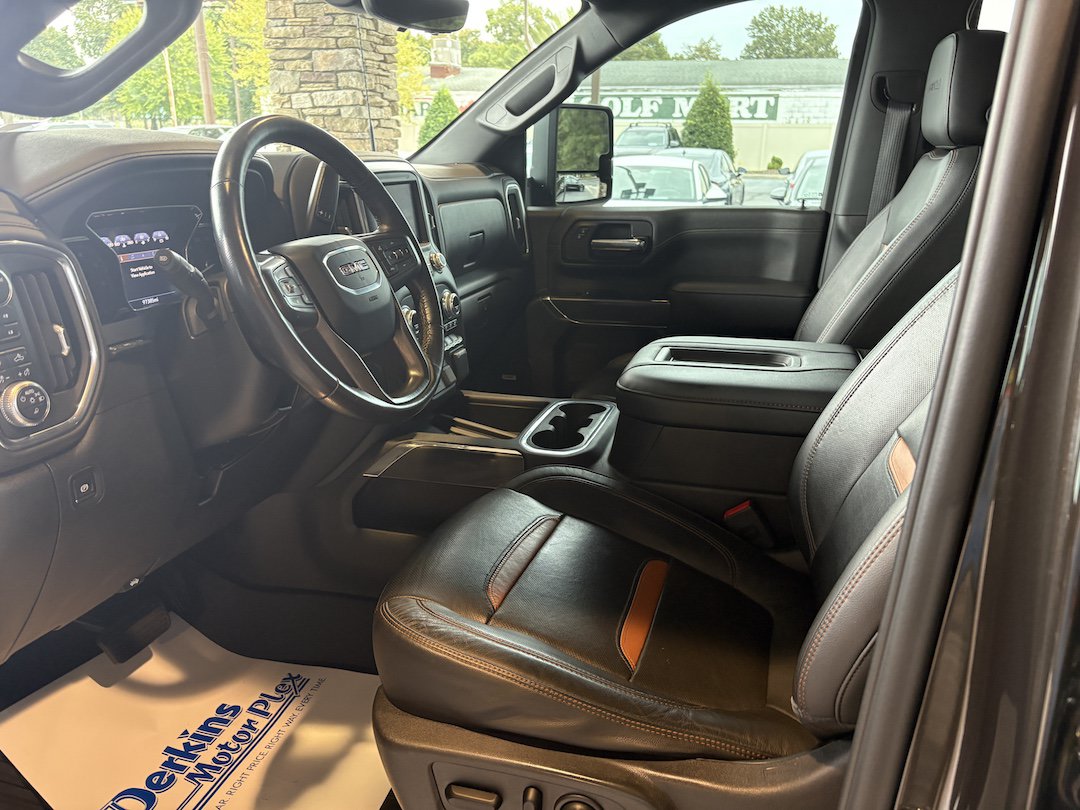Used 2020 GMC Sierra 2500 AT4 w/ AT4 Premium Package AWD/4WD image 2