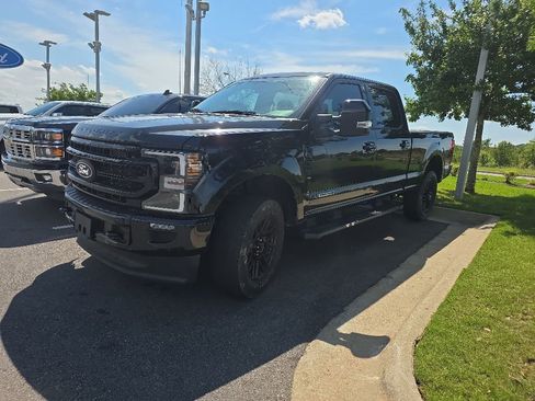 Used 2022 Ford F250 Lariat w/ Black Appearance Package AWD/4WD image 2