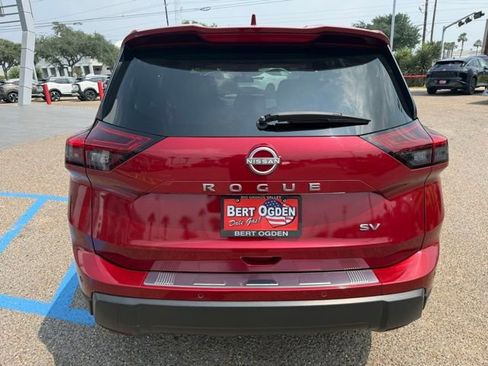 Certified 2024 Nissan Rogue SV FWD image 5