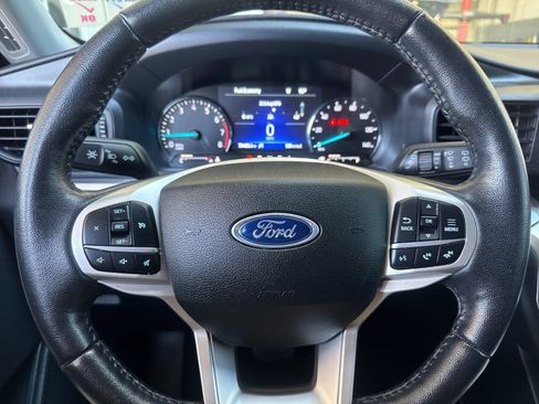 Used 2021 Ford Explorer XLT RWD image 28