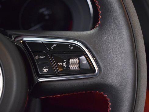 Certified 2022 Bentley Bentayga image 29