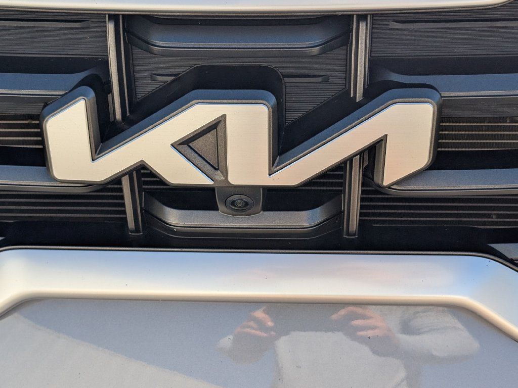 Certified 2024 Kia Telluride SX Prestige w/ Towing Package AWD/4WD image 3