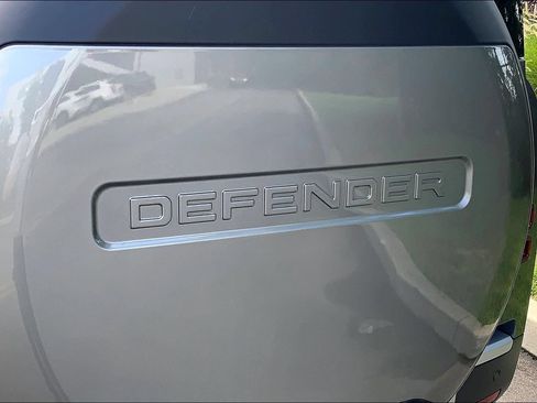 Certified 2024 Land Rover Defender 90 S AWD/4WD image 9