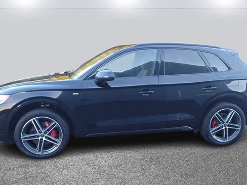 Certified 2025 Audi Q5 e Premium Plus image 3