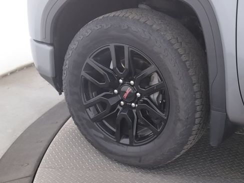 Used 2020 GMC Sierra 1500 Elevation w/ Elevation Value Package AWD/4WD image 13