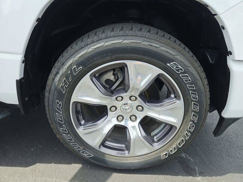 Used 2023 RAM 1500 Laramie AWD/4WD image 18