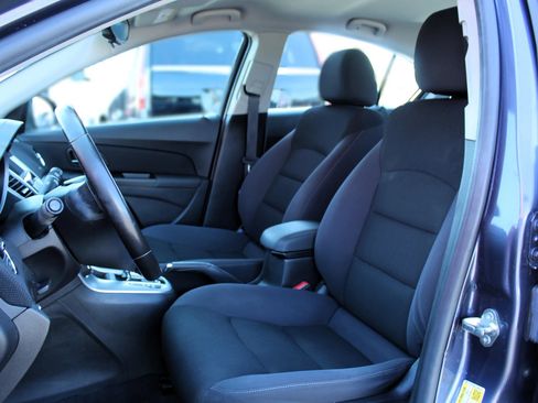 Used 2014 Chevrolet Cruze LT FWD image 16