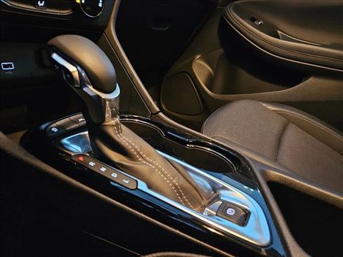 Used 2025 Buick Encore GX Preferred image 11