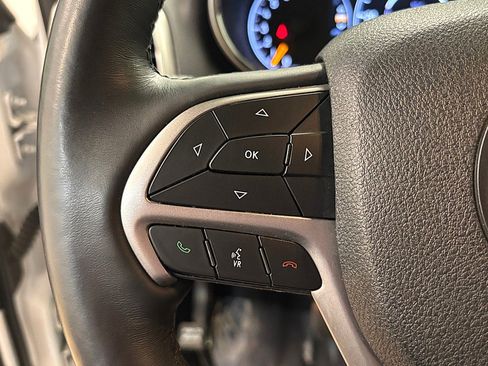 Used 2018 Jeep Grand Cherokee Limited AWD/4WD image 34